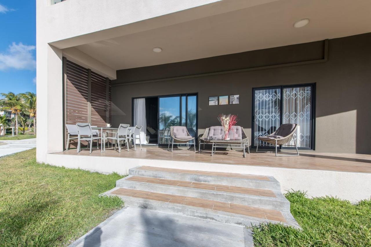 Pierre Bleue Beachfront Villa Flic en Flac Экстерьер фото