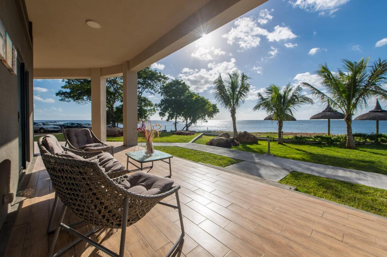 Pierre Bleue Beachfront Villa Flic en Flac Экстерьер фото