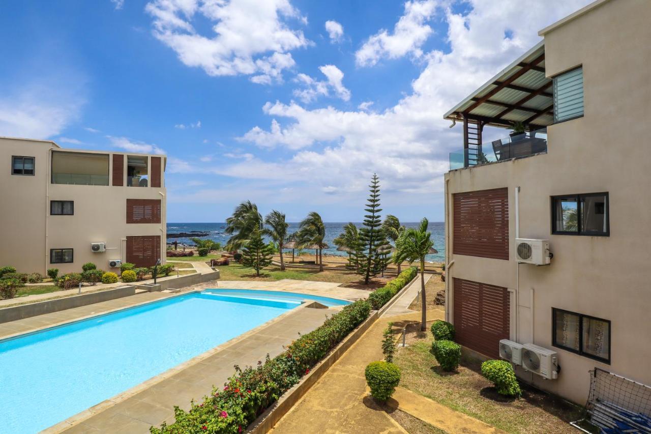 Pierre Bleue Beachfront Villa Flic en Flac Экстерьер фото