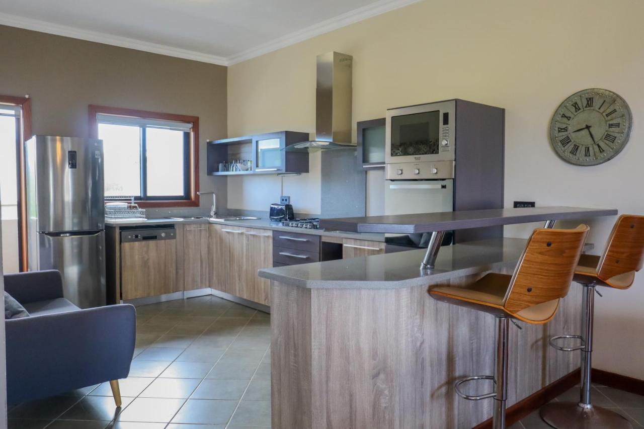 Pierre Bleue Beachfront Villa Flic en Flac Экстерьер фото