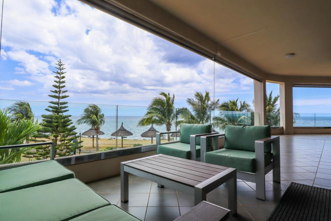 Pierre Bleue Beachfront Villa Flic en Flac Экстерьер фото